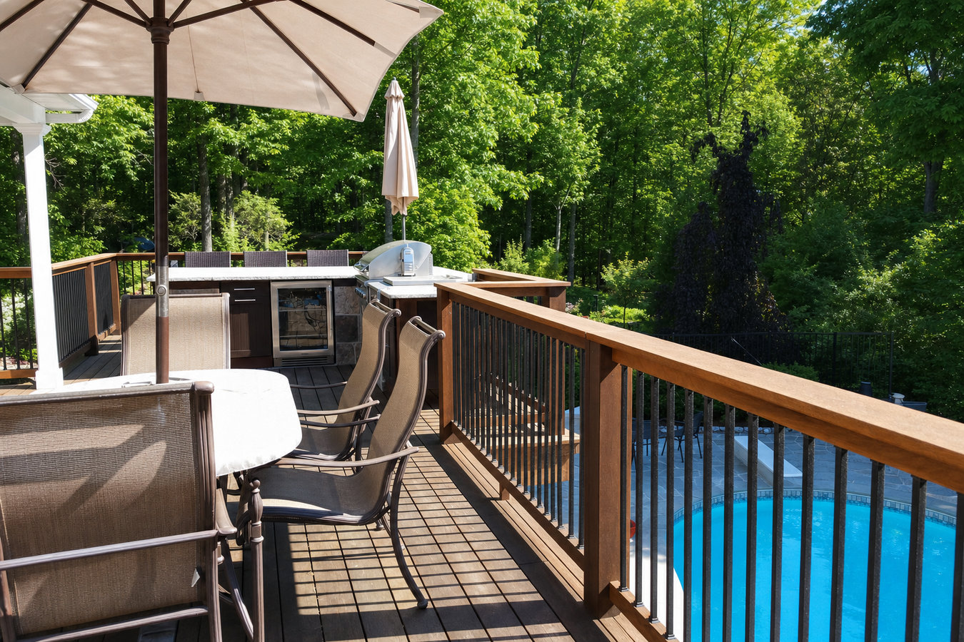 Outdoor kitchen decks